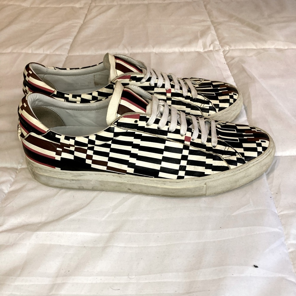 Givenchy low top sneakers